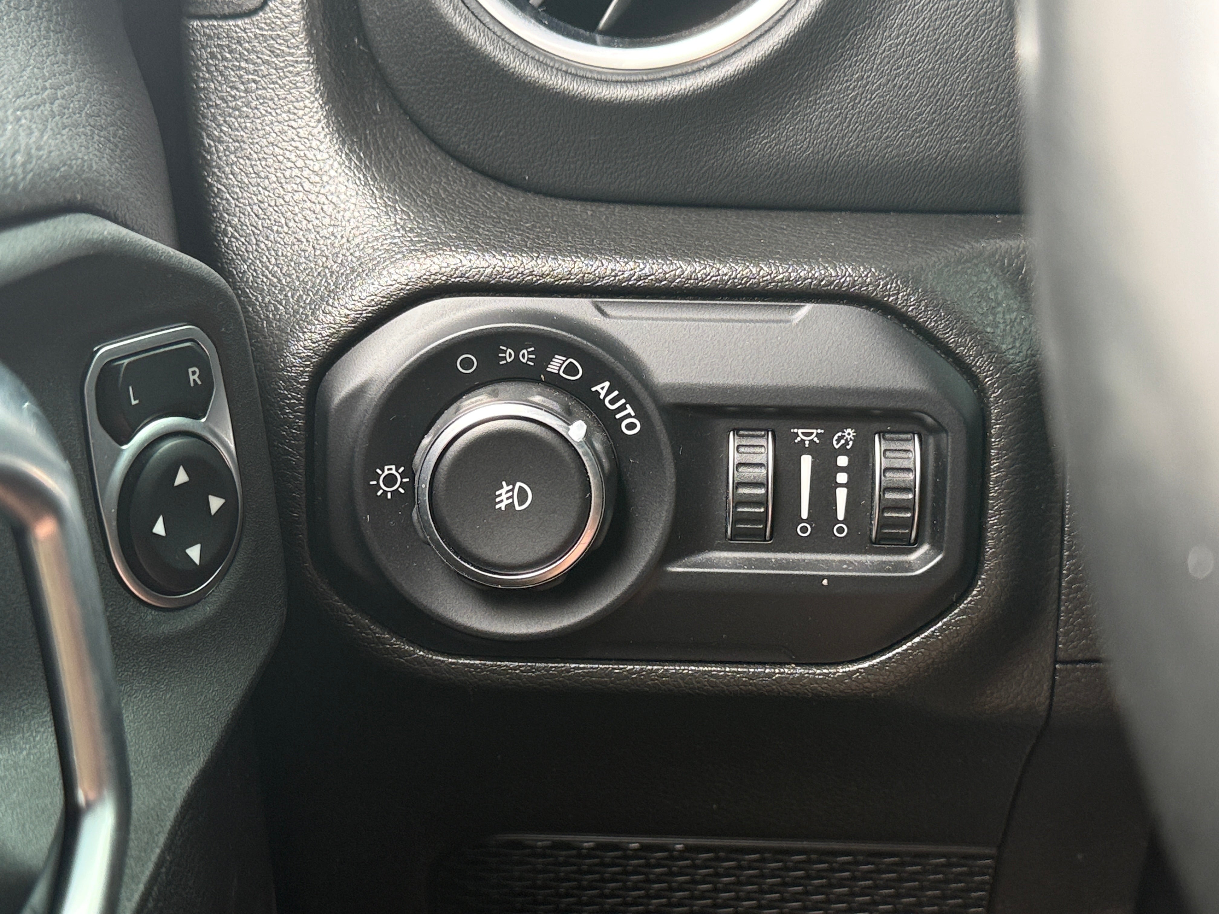 jeep wrangler unlimited 2022 1C4HJXEG3NW211809 image jeep wrangler unlimited 2022 1C4HJXEG3NW211809 image